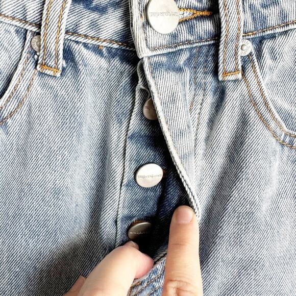 Superdown REVOLVE Marilyn Light Blue Wash Denim Jean Raw Hem Button Fly Size 25 - Picture 8 of 13